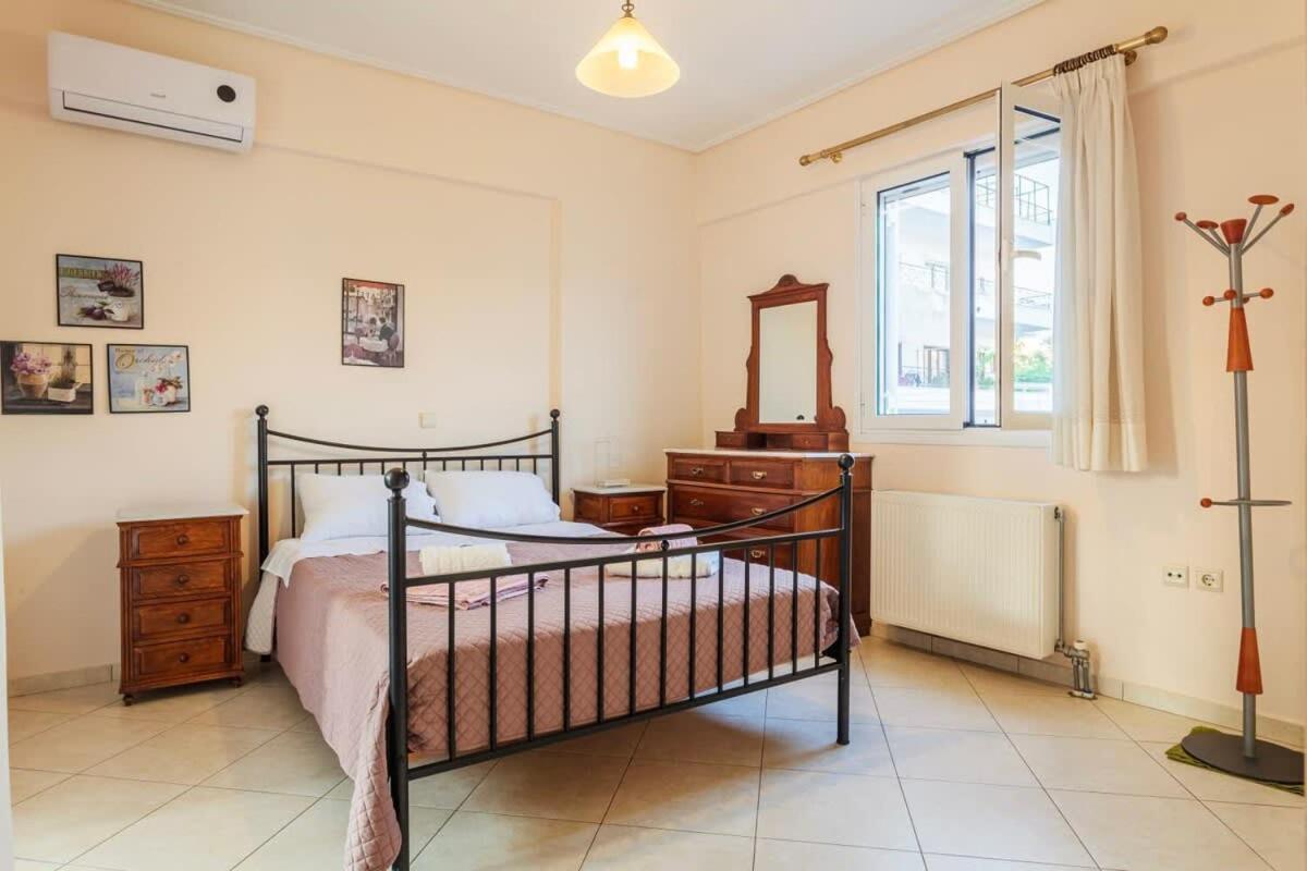 Spacious Urban Haven-Family Home, Perfect Location Kalamata Exteriör bild