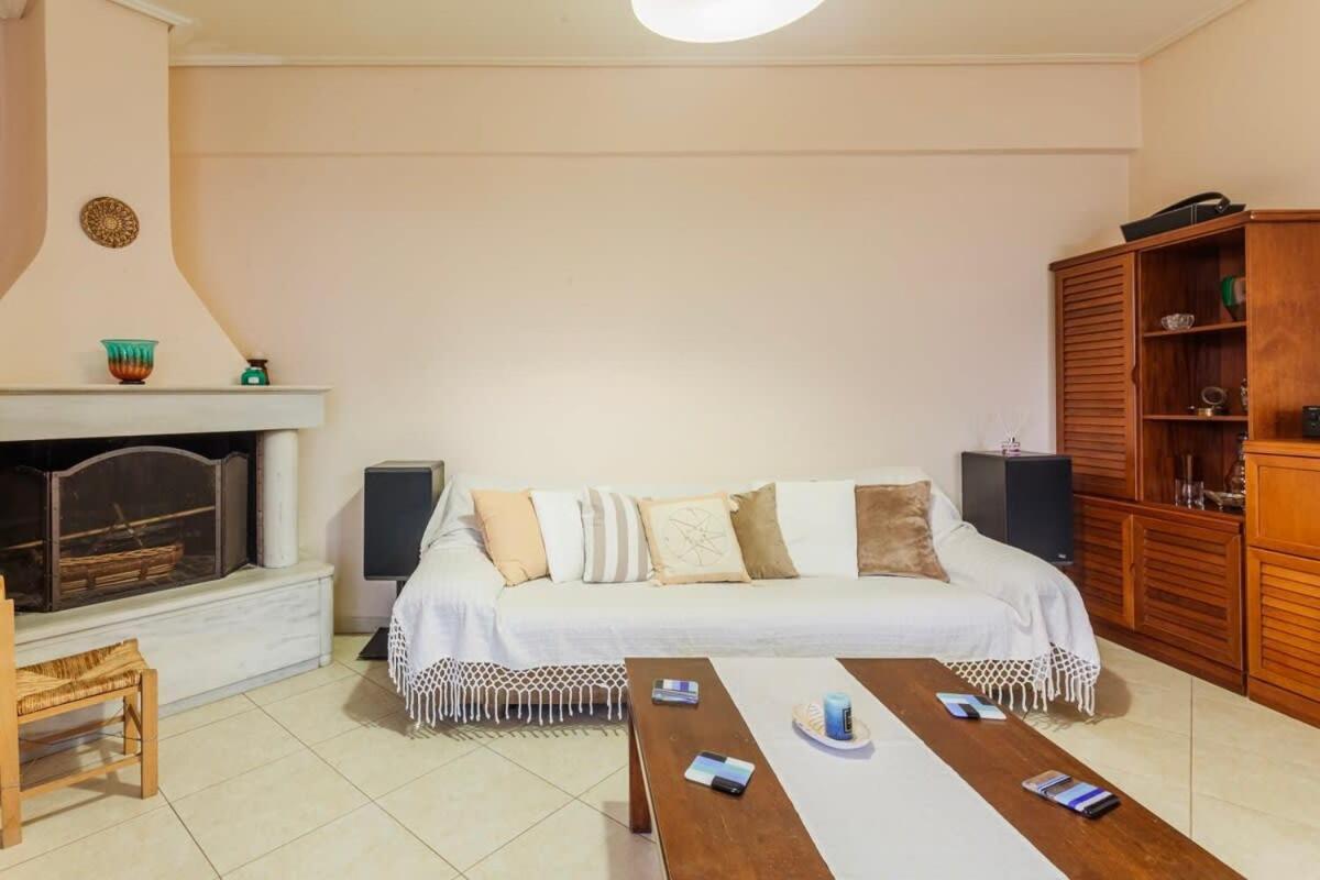 Spacious Urban Haven-Family Home, Perfect Location Kalamata Exteriör bild