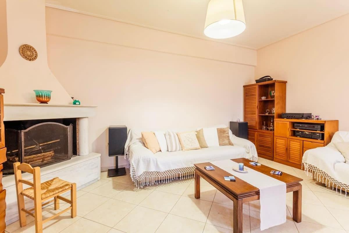 Spacious Urban Haven-Family Home, Perfect Location Kalamata Exteriör bild