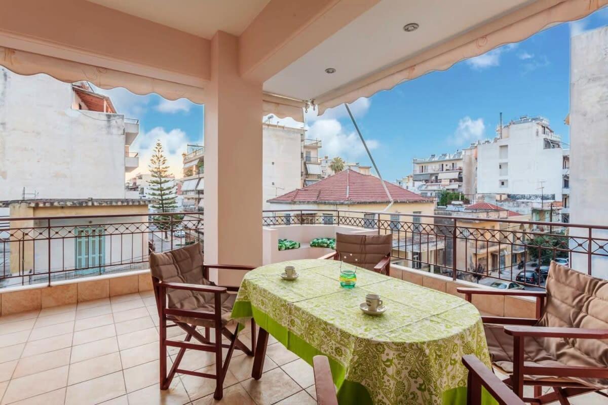 Spacious Urban Haven-Family Home, Perfect Location Kalamata Exteriör bild